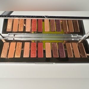 Charlotte Tilbury Bejewelled Eyes to Hypnotize Palette